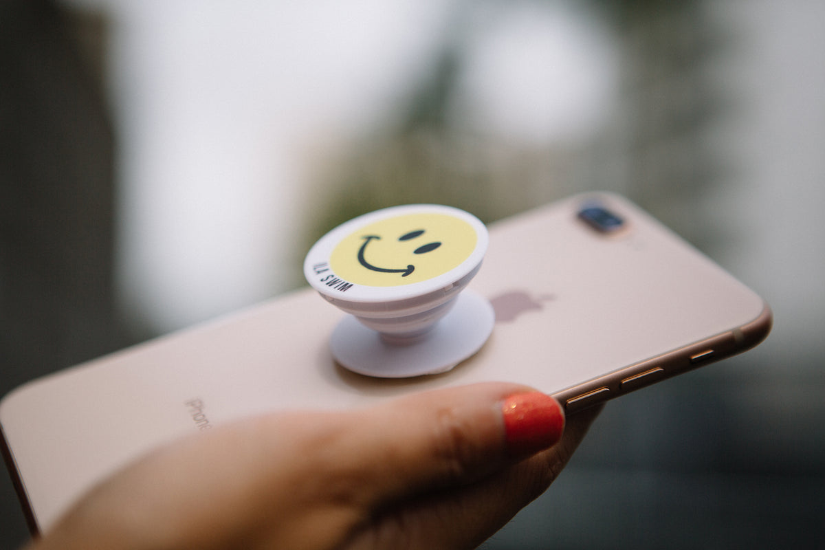 Smiley PopSockets – ILASWIM BY AVIAN